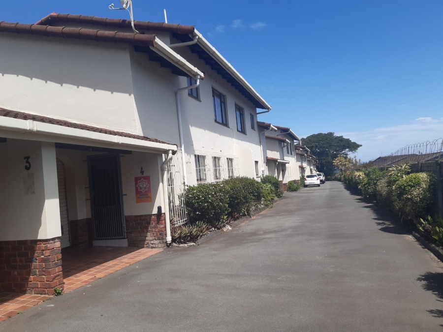 2 Bedroom Property for Sale in Umtentweni KwaZulu-Natal