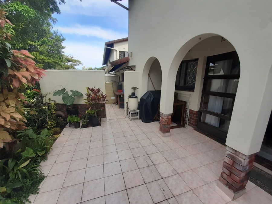 2 Bedroom Property for Sale in Umtentweni KwaZulu-Natal