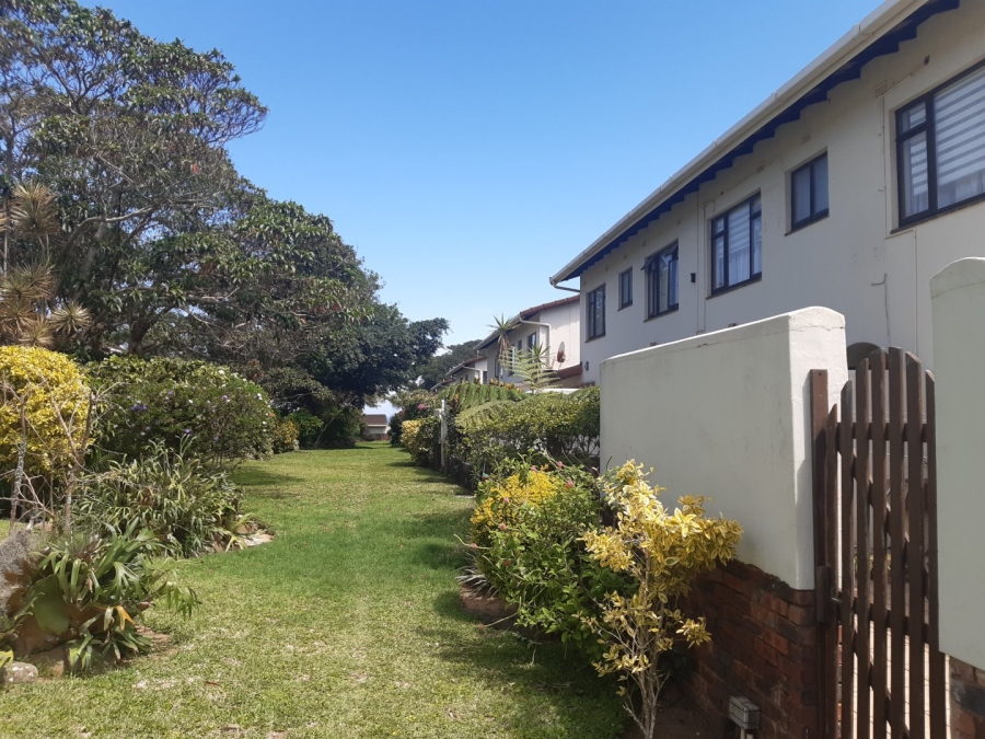 2 Bedroom Property for Sale in Umtentweni KwaZulu-Natal