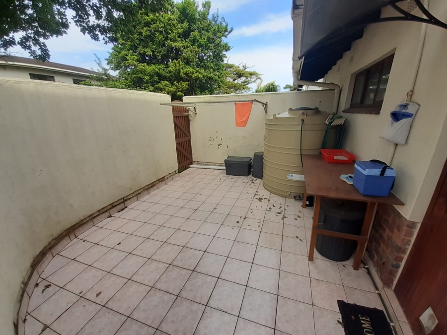 2 Bedroom Property for Sale in Umtentweni KwaZulu-Natal