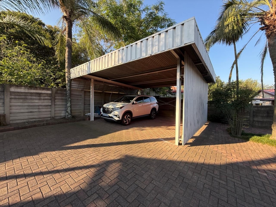 5 Bedroom Property for Sale in Amiel Park KwaZulu-Natal