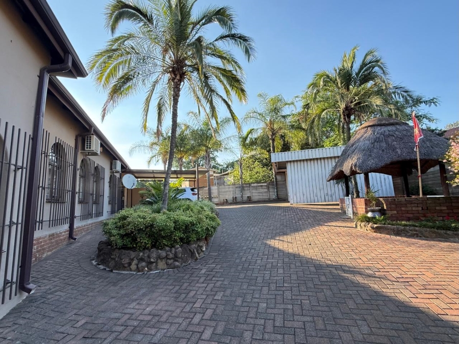 5 Bedroom Property for Sale in Amiel Park KwaZulu-Natal