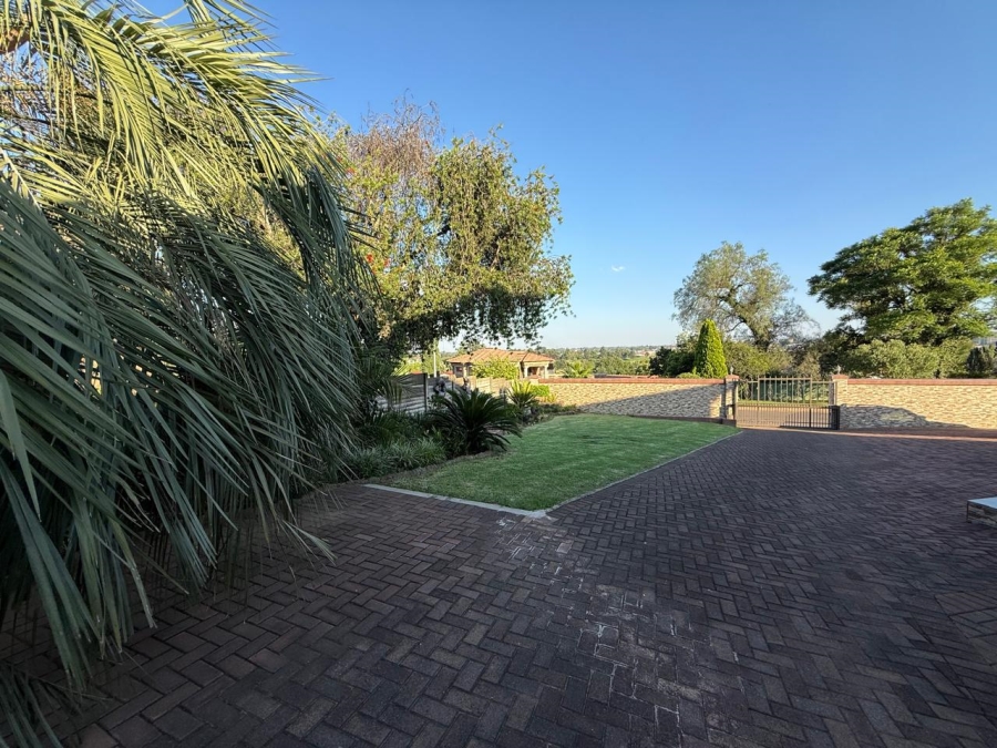 5 Bedroom Property for Sale in Amiel Park KwaZulu-Natal