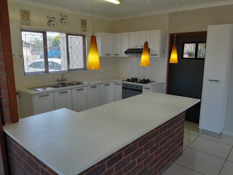 2 Bedroom Property for Sale in Lower Illovo KwaZulu-Natal