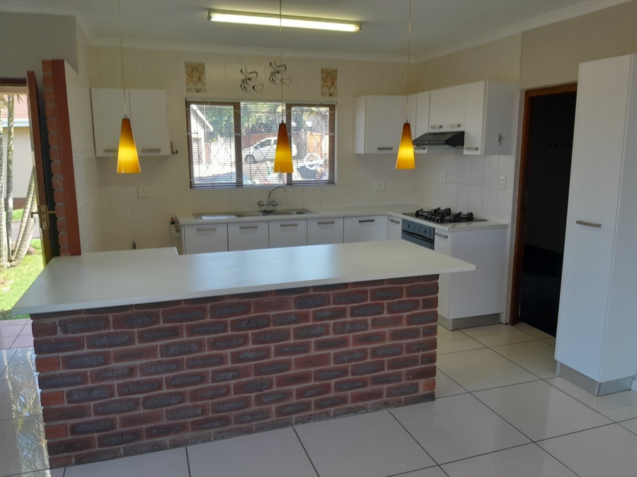 2 Bedroom Property for Sale in Lower Illovo KwaZulu-Natal