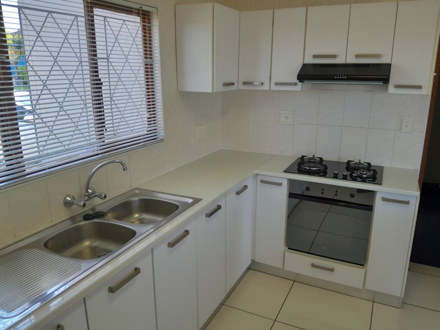 2 Bedroom Property for Sale in Lower Illovo KwaZulu-Natal