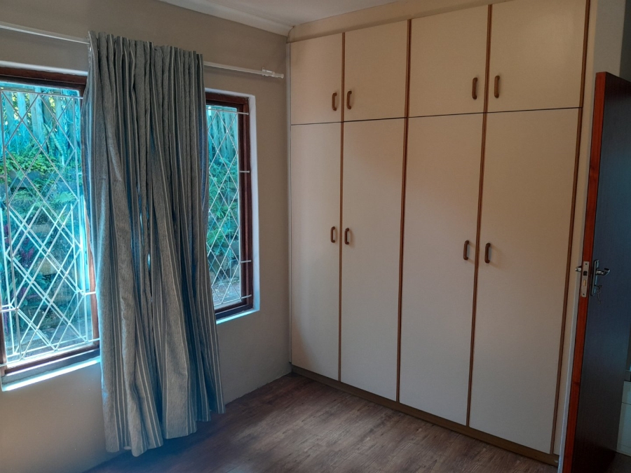 2 Bedroom Property for Sale in Lower Illovo KwaZulu-Natal