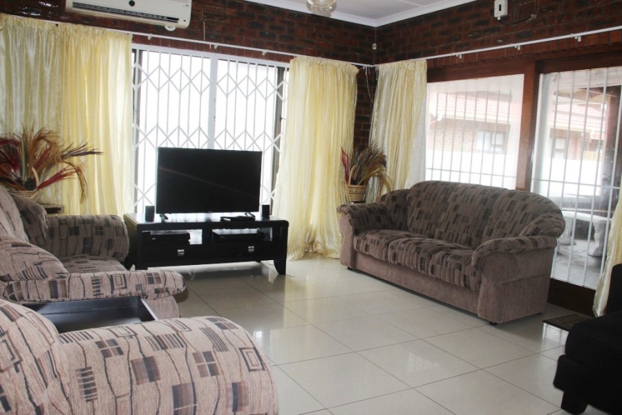 5 Bedroom Property for Sale in Shelly Beach KwaZulu-Natal