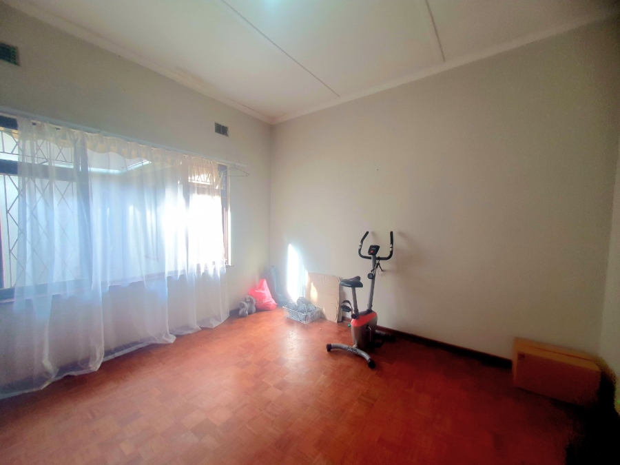 To Let 4 Bedroom Property for Rent in Anerley KwaZulu-Natal