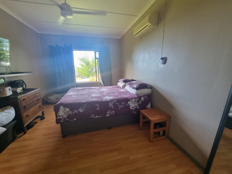 4 Bedroom Property for Sale in Sea Park KwaZulu-Natal