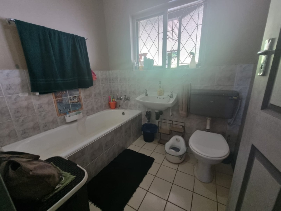 4 Bedroom Property for Sale in Sea Park KwaZulu-Natal