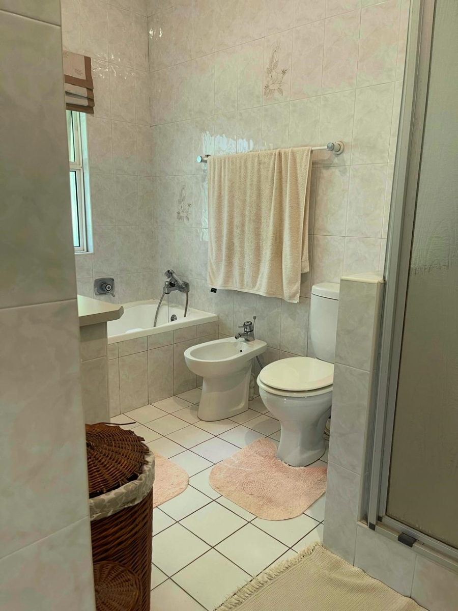 5 Bedroom Property for Sale in Scottburgh Central KwaZulu-Natal