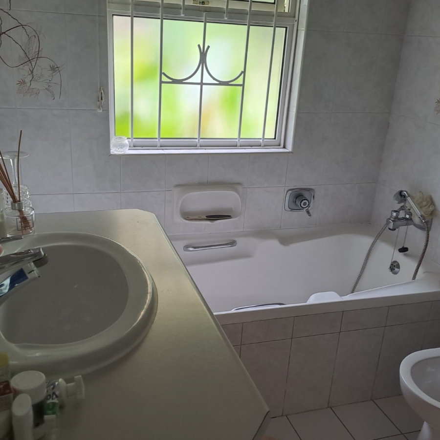 5 Bedroom Property for Sale in Scottburgh Central KwaZulu-Natal