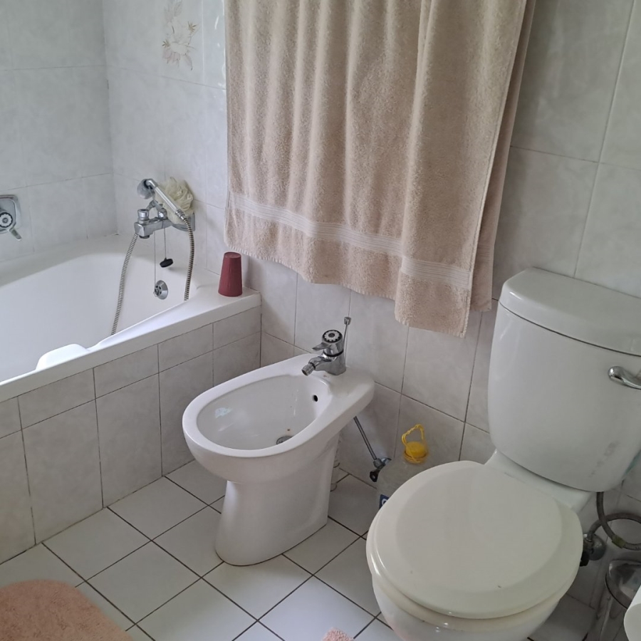 5 Bedroom Property for Sale in Scottburgh Central KwaZulu-Natal