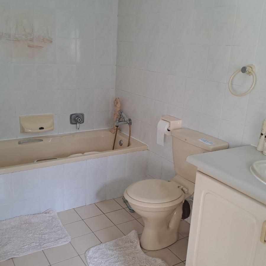 5 Bedroom Property for Sale in Scottburgh Central KwaZulu-Natal