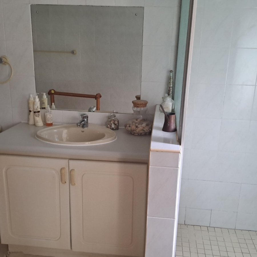 5 Bedroom Property for Sale in Scottburgh Central KwaZulu-Natal