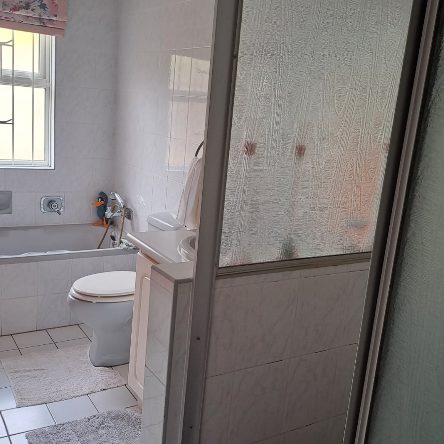 5 Bedroom Property for Sale in Scottburgh Central KwaZulu-Natal