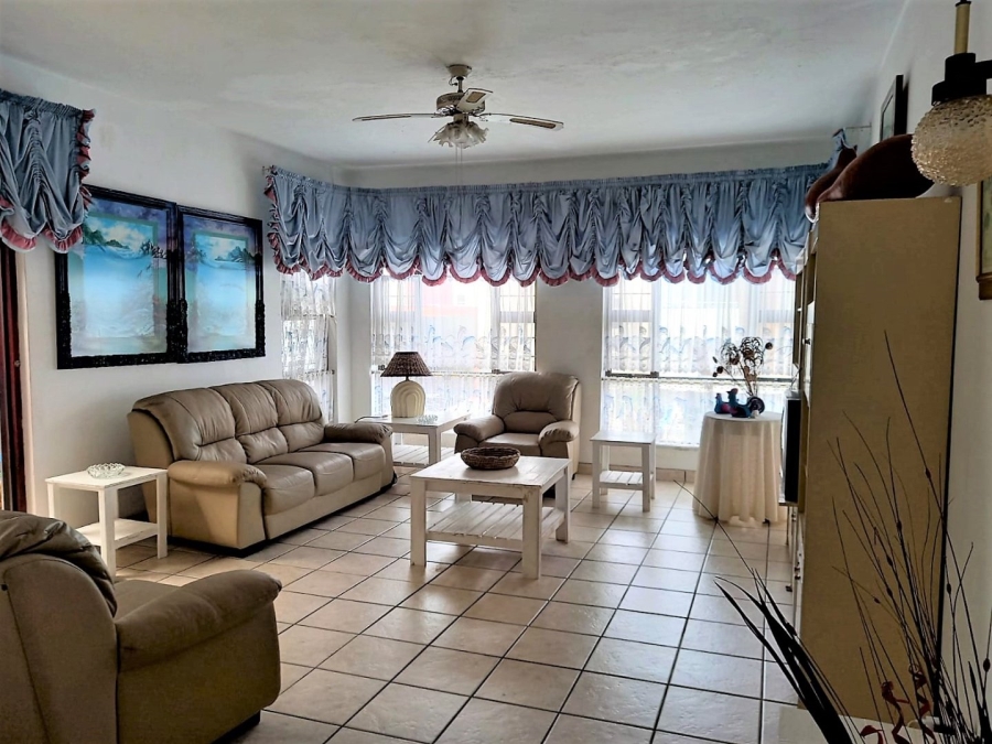 1 Bedroom Property for Sale in Margate KwaZulu-Natal