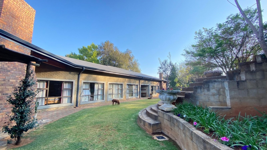 7 Bedroom Property for Sale in Signal Hill KwaZulu-Natal