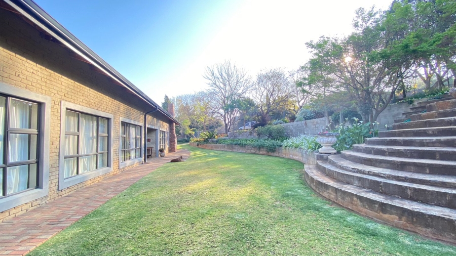 7 Bedroom Property for Sale in Signal Hill KwaZulu-Natal