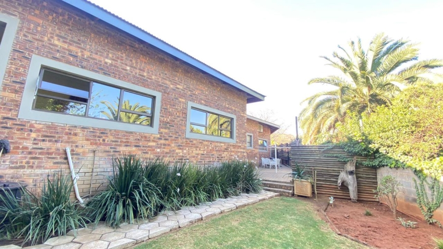 7 Bedroom Property for Sale in Signal Hill KwaZulu-Natal