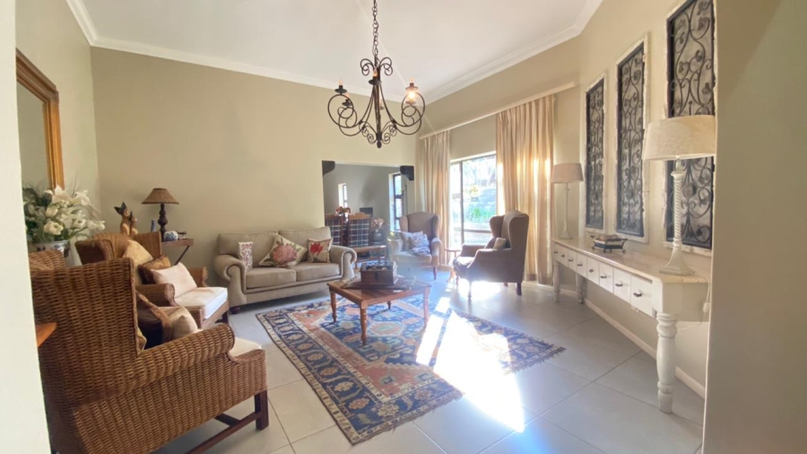 7 Bedroom Property for Sale in Signal Hill KwaZulu-Natal