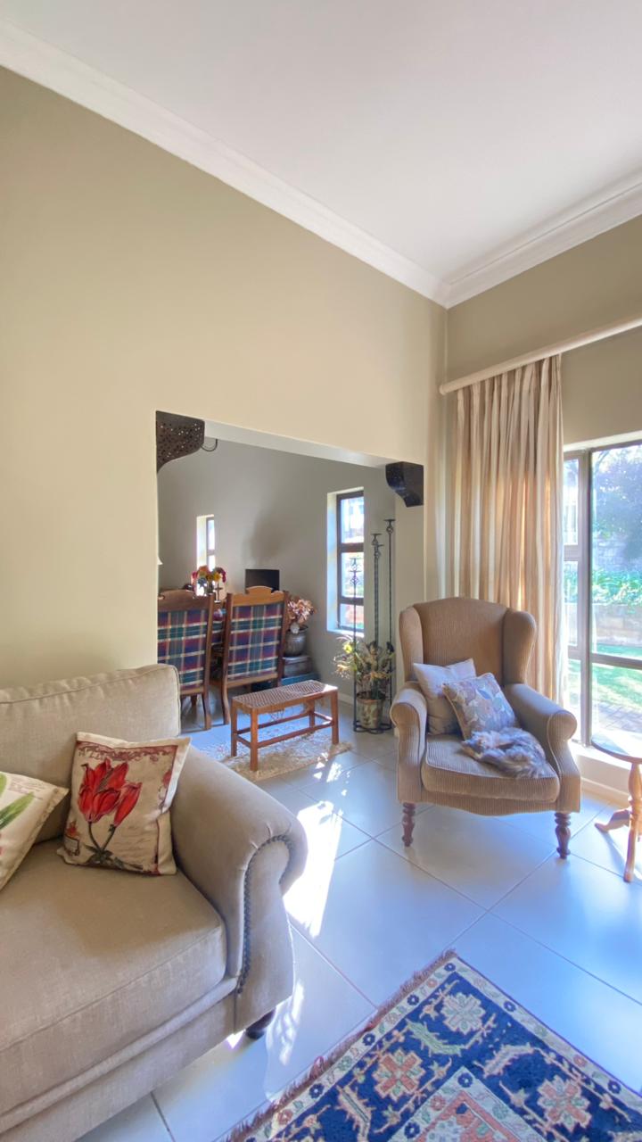 7 Bedroom Property for Sale in Signal Hill KwaZulu-Natal