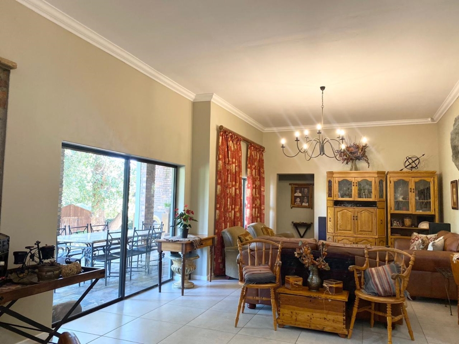 7 Bedroom Property for Sale in Signal Hill KwaZulu-Natal