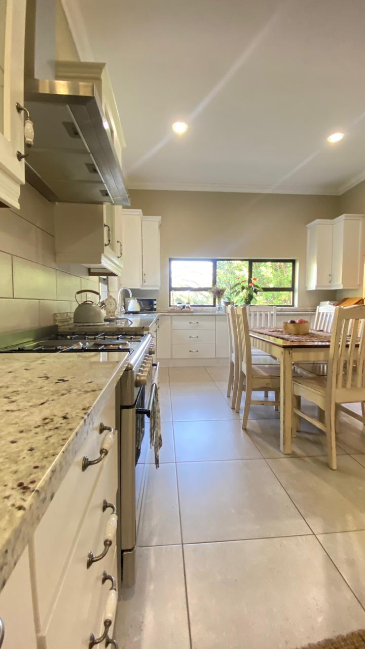 7 Bedroom Property for Sale in Signal Hill KwaZulu-Natal