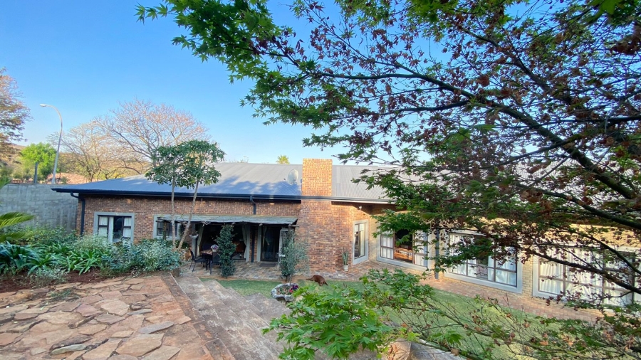 7 Bedroom Property for Sale in Signal Hill KwaZulu-Natal