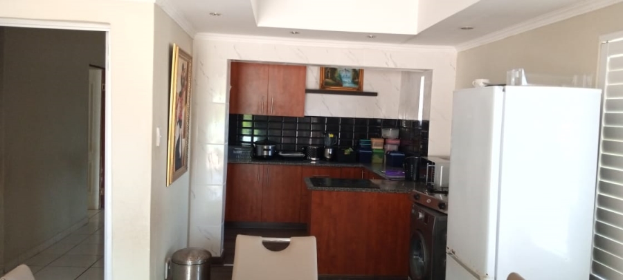 7 Bedroom Property for Sale in Margate KwaZulu-Natal