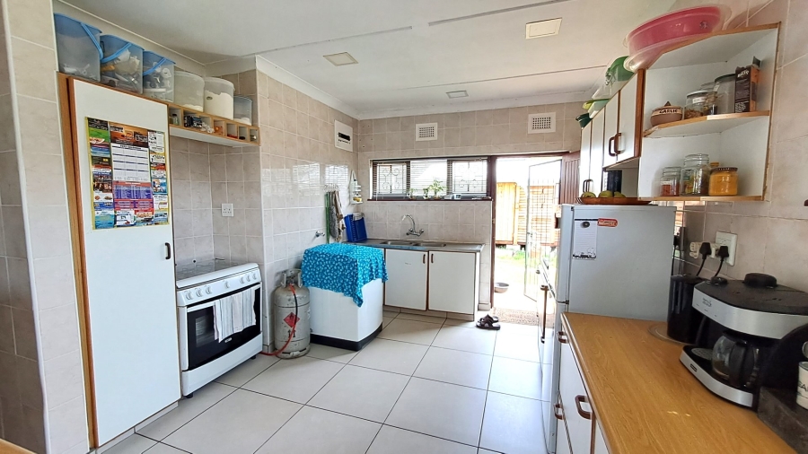 3 Bedroom Property for Sale in Port Edward KwaZulu-Natal