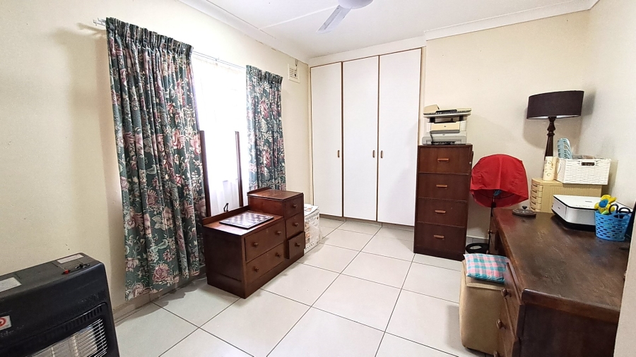 3 Bedroom Property for Sale in Port Edward KwaZulu-Natal