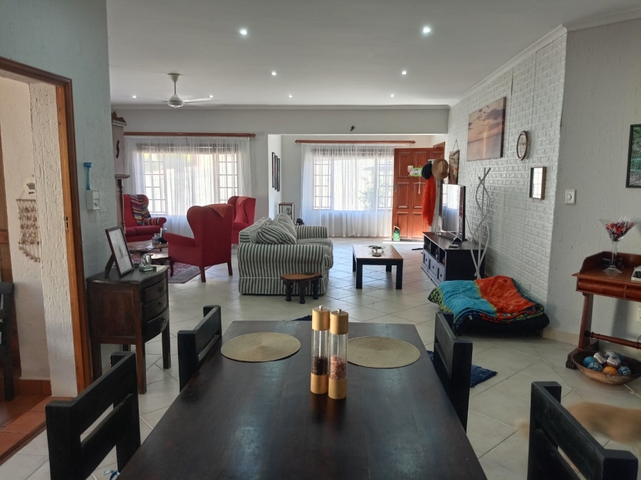 4 Bedroom Property for Sale in Uvongo KwaZulu-Natal