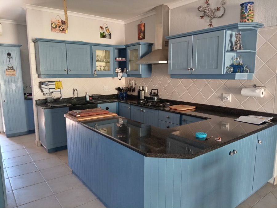 4 Bedroom Property for Sale in Uvongo KwaZulu-Natal