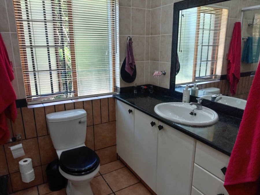 4 Bedroom Property for Sale in Uvongo KwaZulu-Natal