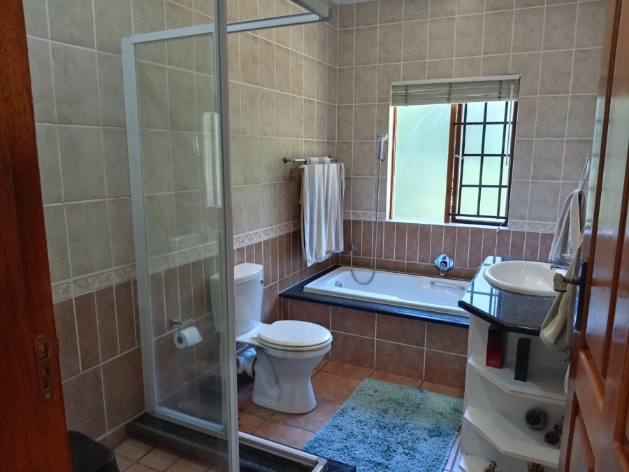 4 Bedroom Property for Sale in Uvongo KwaZulu-Natal