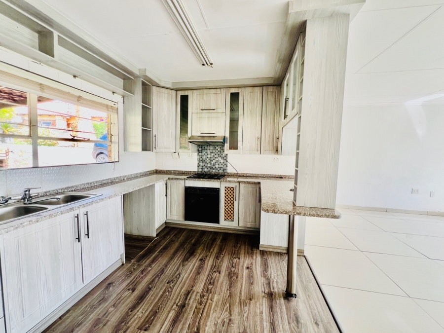 To Let 2 Bedroom Property for Rent in Signal Hill KwaZulu-Natal