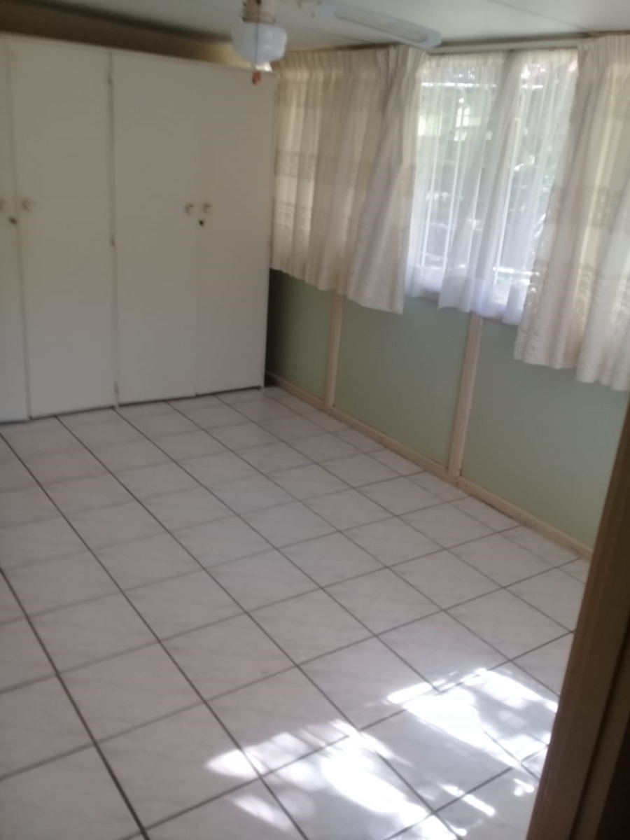 2 Bedroom Property for Sale in Hibberdene KwaZulu-Natal
