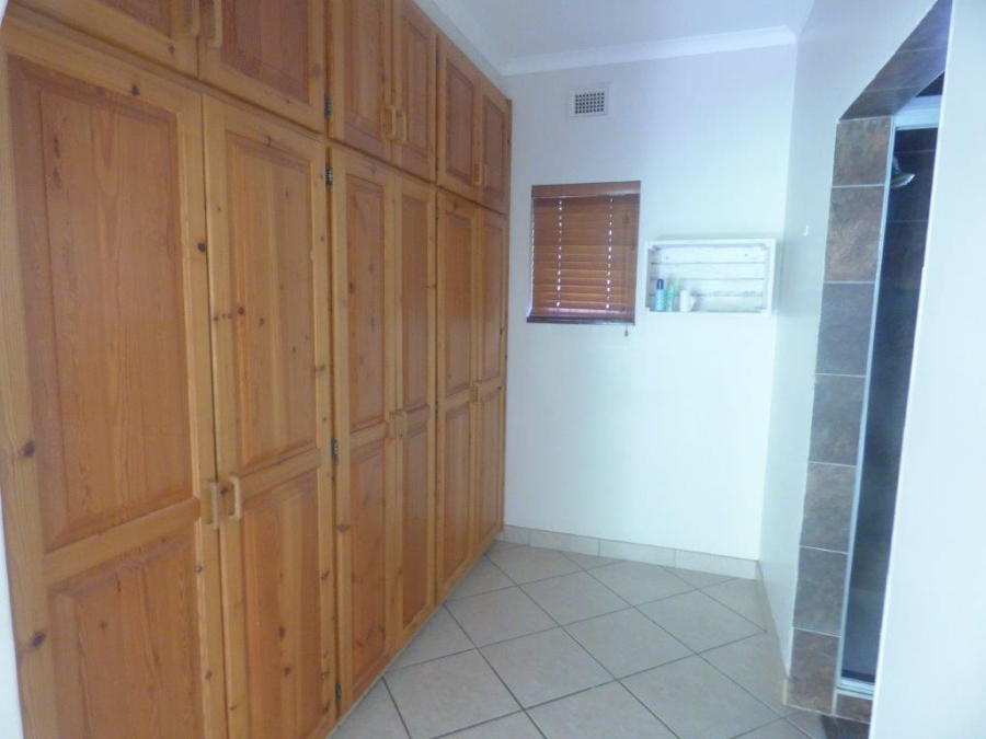 3 Bedroom Property for Sale in Umtentweni KwaZulu-Natal