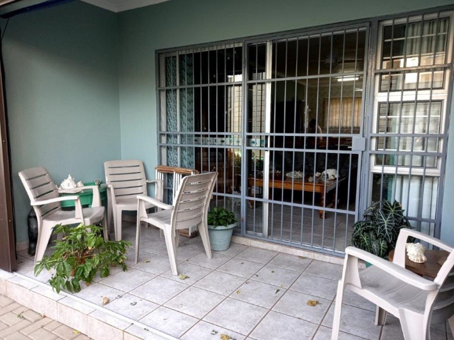 2 Bedroom Property for Sale in Uvongo KwaZulu-Natal