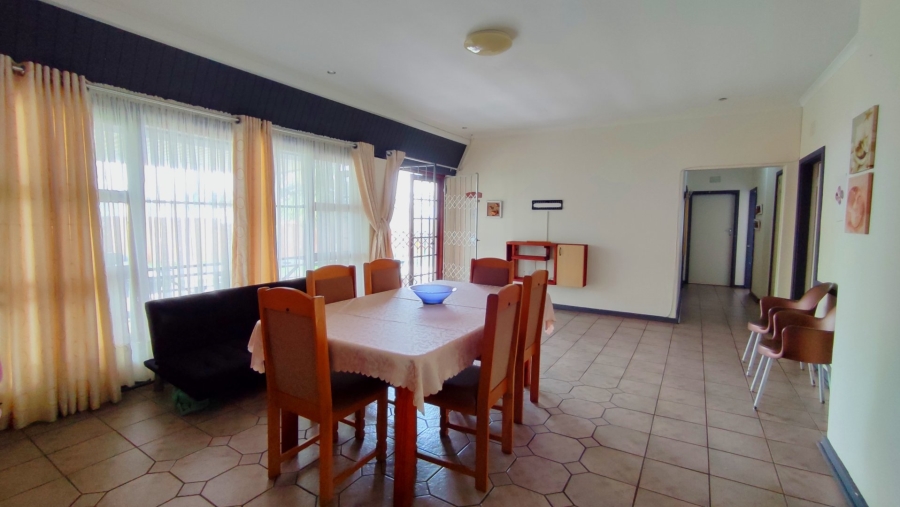 6 Bedroom Property for Sale in St Michaels On Sea KwaZulu-Natal