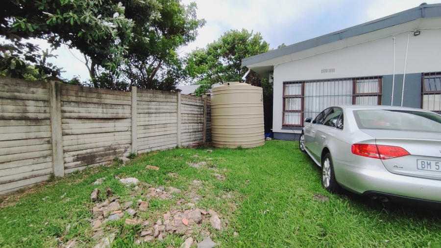 6 Bedroom Property for Sale in St Michaels On Sea KwaZulu-Natal