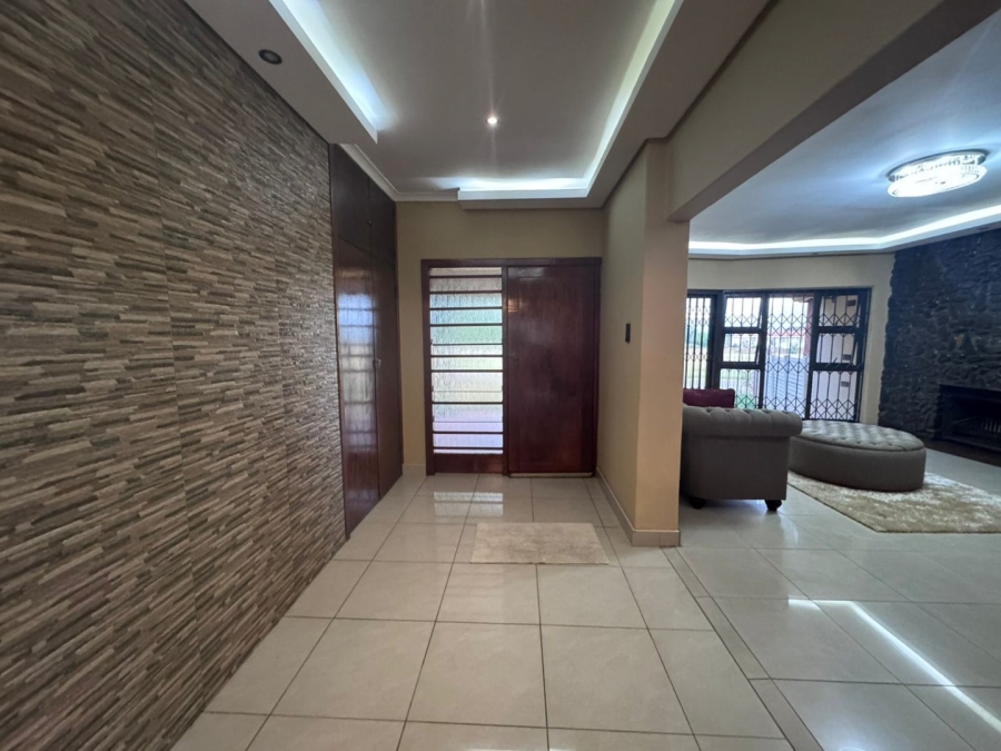 To Let 4 Bedroom Property for Rent in Huttenheights KwaZulu-Natal