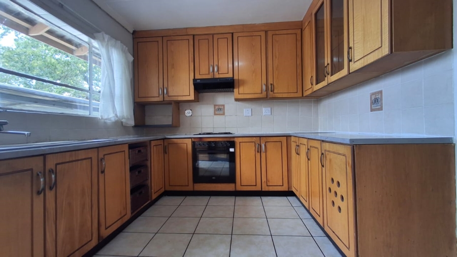 4 Bedroom Property for Sale in Sunnyridge KwaZulu-Natal