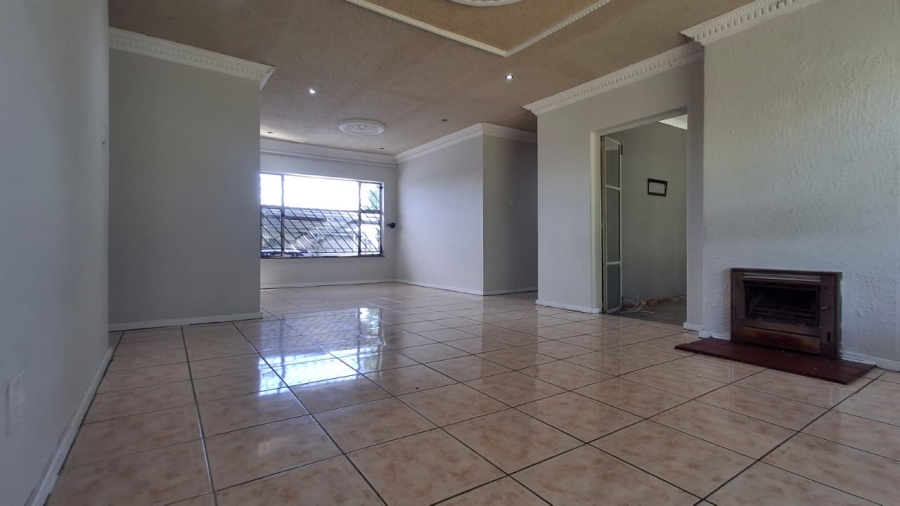 4 Bedroom Property for Sale in Sunnyridge KwaZulu-Natal