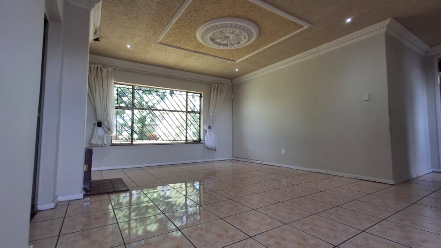 4 Bedroom Property for Sale in Sunnyridge KwaZulu-Natal