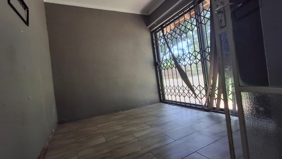 4 Bedroom Property for Sale in Sunnyridge KwaZulu-Natal