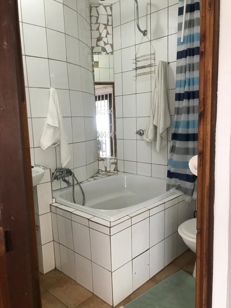 5 Bedroom Property for Sale in Leisure Crest KwaZulu-Natal