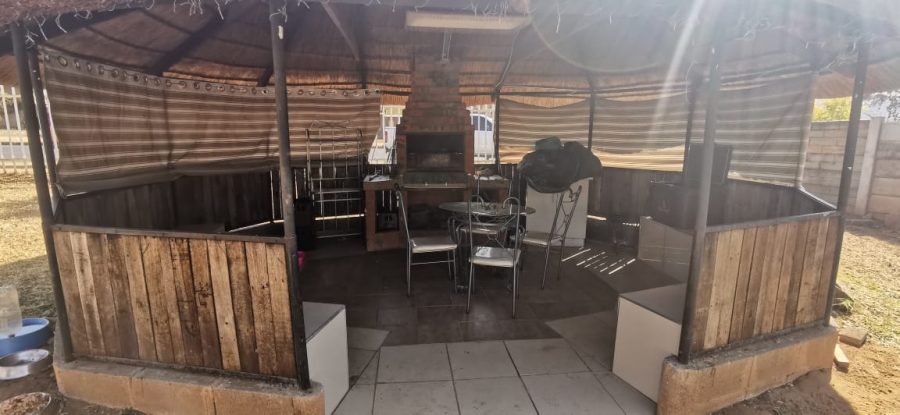 6 Bedroom Property for Sale in Pioneer Park KwaZulu-Natal